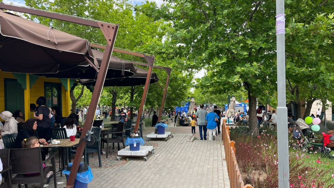 Selçuklu’da karne sevinci şenliğe dönüştü! Yüzlerce çocuk akın etti 22